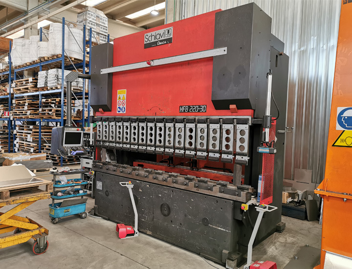 amada-schiavi-hfb-220-luceelevata-220-3